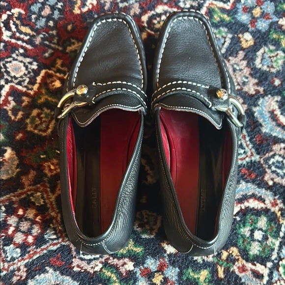 Vintage Bally Women's Black and Red Leather Loafers - Picture 3 of 12